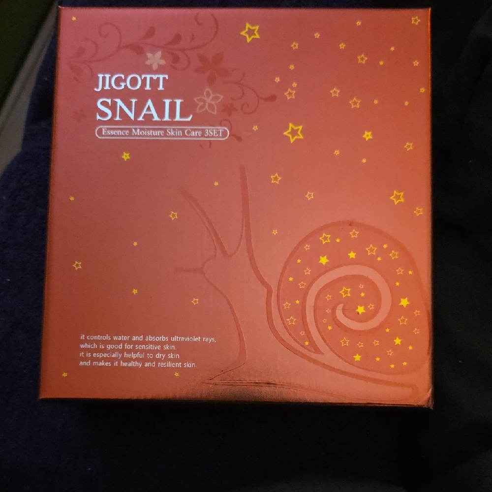 Snail Essence Moisture Skin Care Set - Red